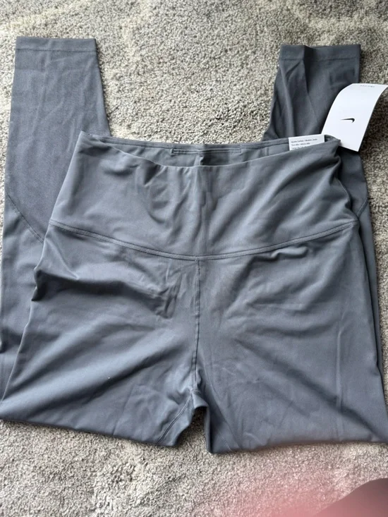 Nike Charcoal Seam-Detail High-Rise Leggings - Picture 2 of 7